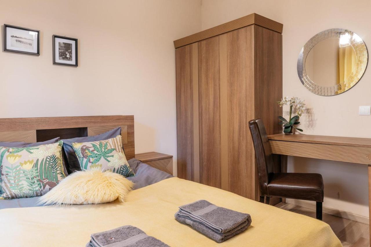 Wawel Apartments - Loftaffair คราคูฟ ภายนอก รูปภาพ